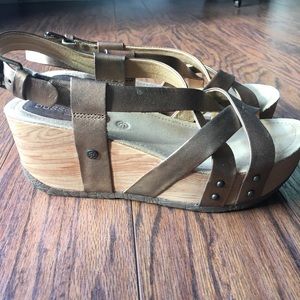Bussola wedges